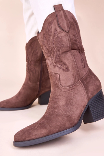 Bruine cowboy laarsjes met decoratieve geborduurde applicatie Cassa 2