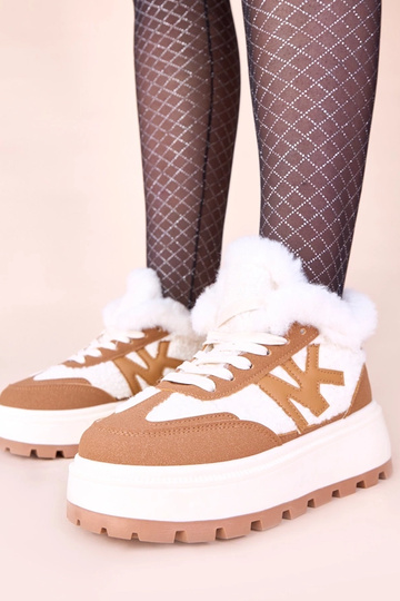 Bruine gevoerde sportieve...