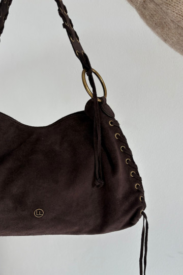Chocolade kunstsuède handtas met decoratieve veters Janelis 2