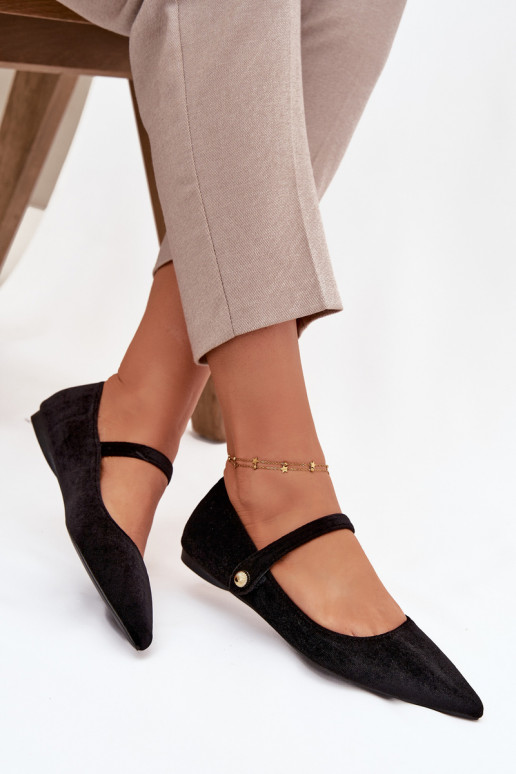 Aksamitne Ballerinas met riemen I gouden kleurm Detalem zInart Gisanne