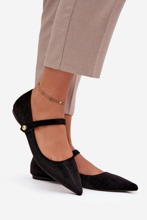 Aksamitne Ballerinas met riemen I gouden kleurm Detalem zInart Gisanne