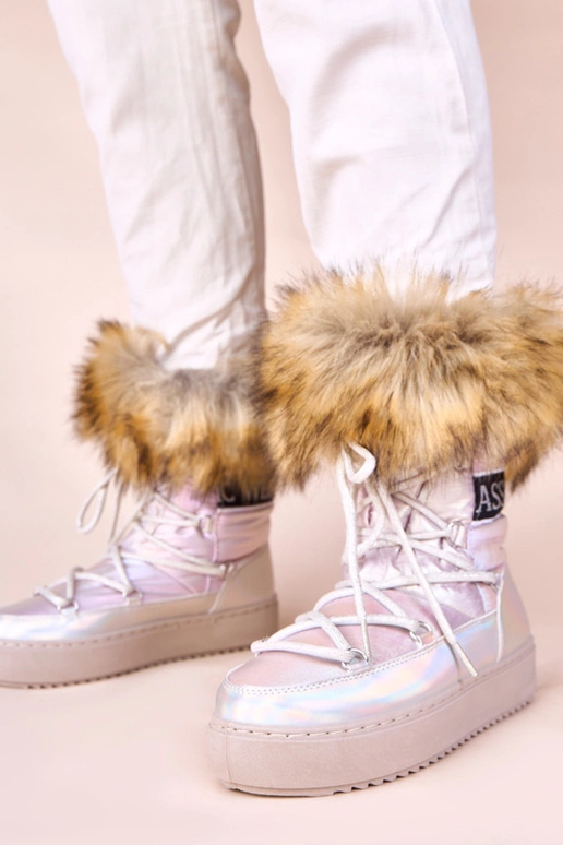 Zilveren sneeuwlaarzen met een roze...