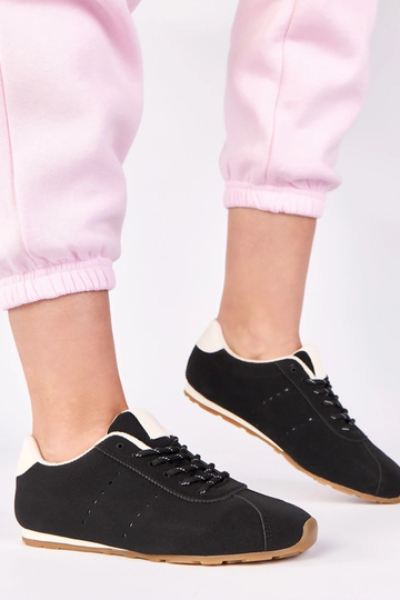 Zwarte sneakers met witte accenten Birna 2