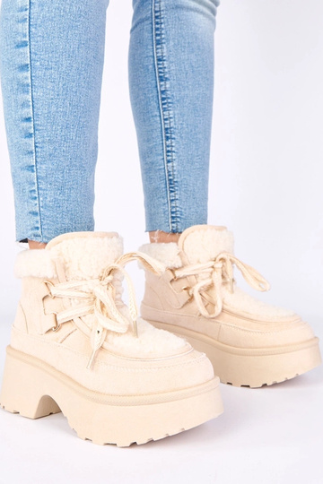 Zandkleurige sneeuwlaarzen...