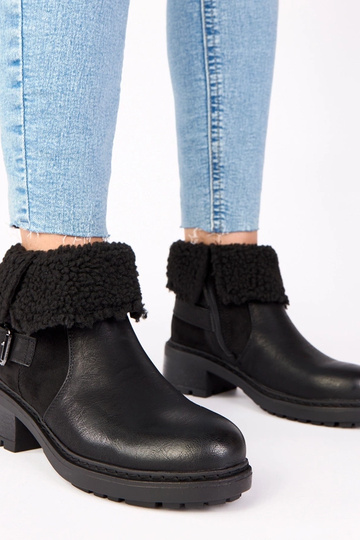 Zwarte enkellaarsjes met...