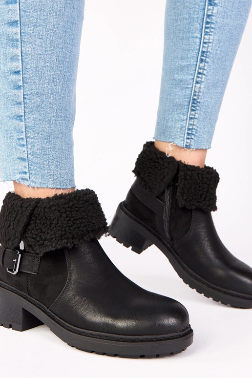 Zwarte enkellaarsjes met hak en...