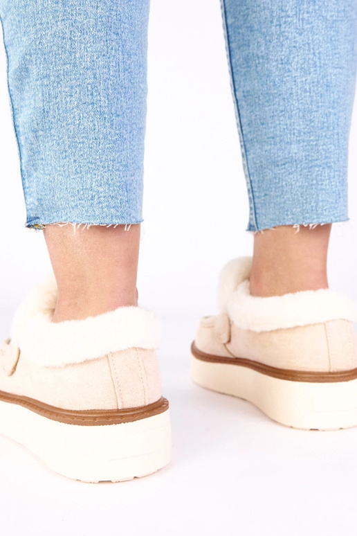 Licht zandkleurige mocassins, gevoerd...