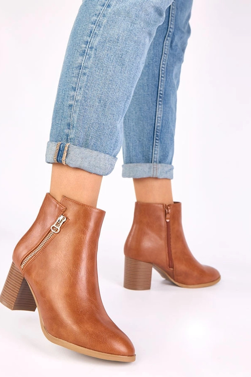 Bruine klassieke hakken met...