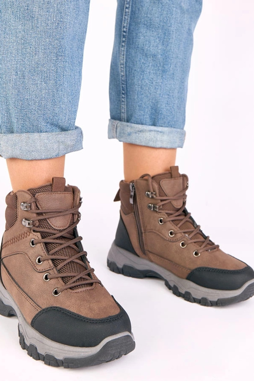 Bruine sneakers op een platform Briana