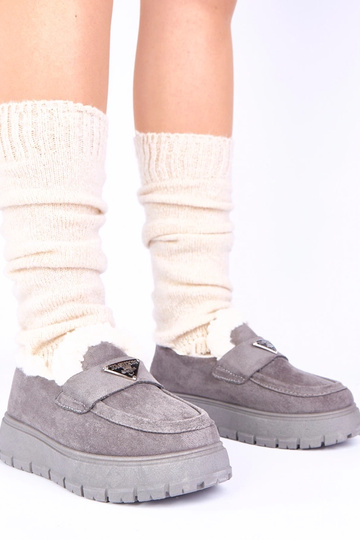 Grijze platform mocassins...