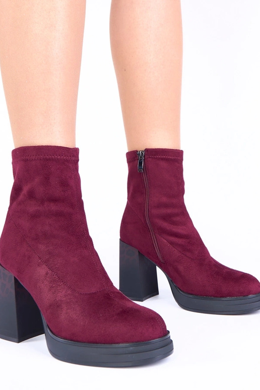 Violette laarsjes met hak en...