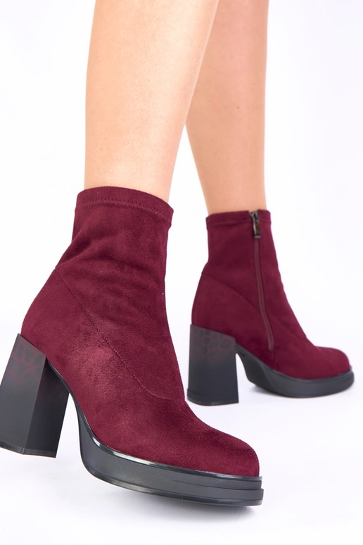 Violette laarsjes met hak en...