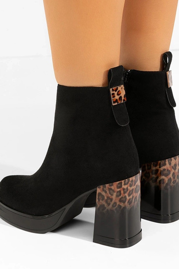 Zwarte laarsjes met...