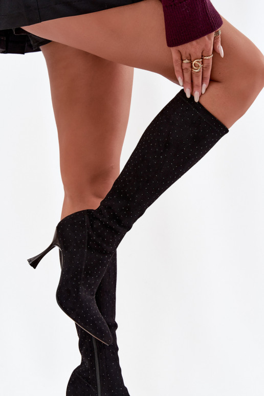 Dames lange laarzen met dunne hakken en decoratie D&A JC52-883 zwarte kleur