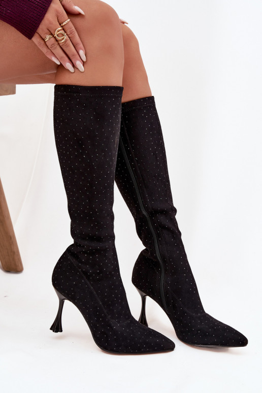 Dames lange laarzen met dunne hakken en decoratie D&A JC52-883 zwarte kleur