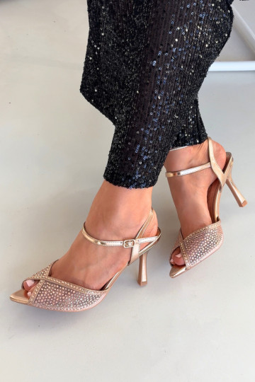 Champagne kleur dames sandalen met dunne hakken en decoratie Peloria 2