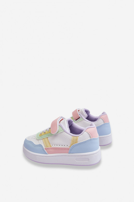 Klassieke kindersportschoenen Verschillende kleuren Het heeftrlin