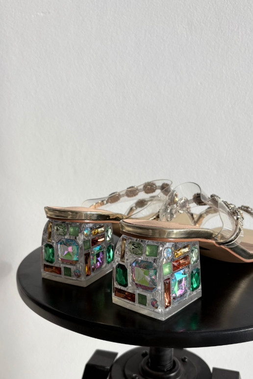 Damespantoffels met glanzende gaten D&A MR1037-02 gouden kleur