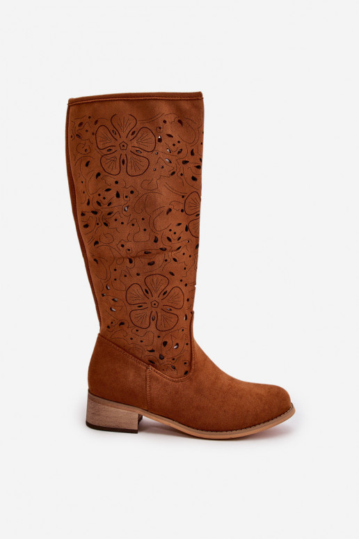 met elementen van opengeInerkt dameslaarzen Op een lage hak van eco-suèdeoIne Vastgemaakt Opar het kasteel bruine kleur Orchides