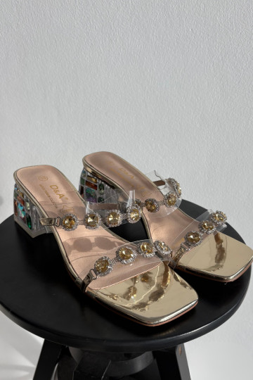 Damespantoffels met glanzende gaten D&A MR1037-02 gouden kleur 2