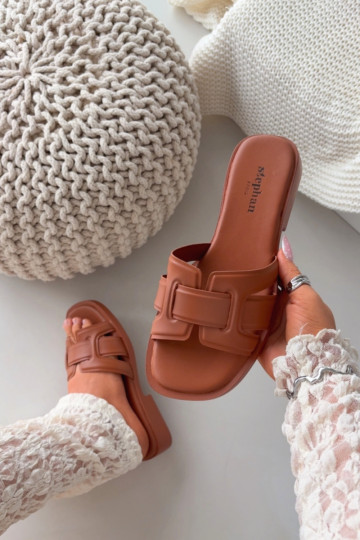 Damespantoffels met brede hakken bruine kleur Lorania