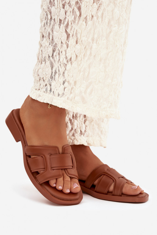 Damespantoffels met brede hakken bruine kleur Lorania