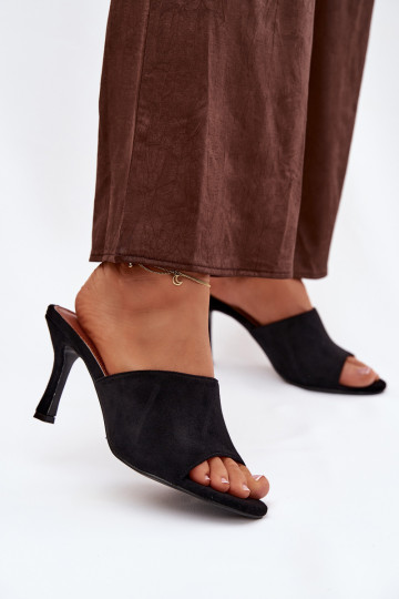 Dames slippers met dunne hakken van kunstsuède in zwarte kleur Isolia 2