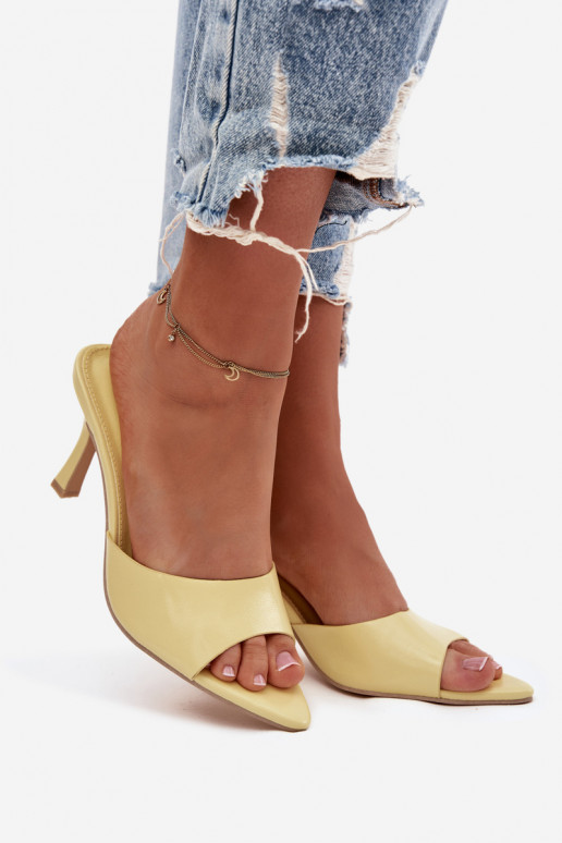 met lakeffect Damespantoffels met hakken geel Lirissa