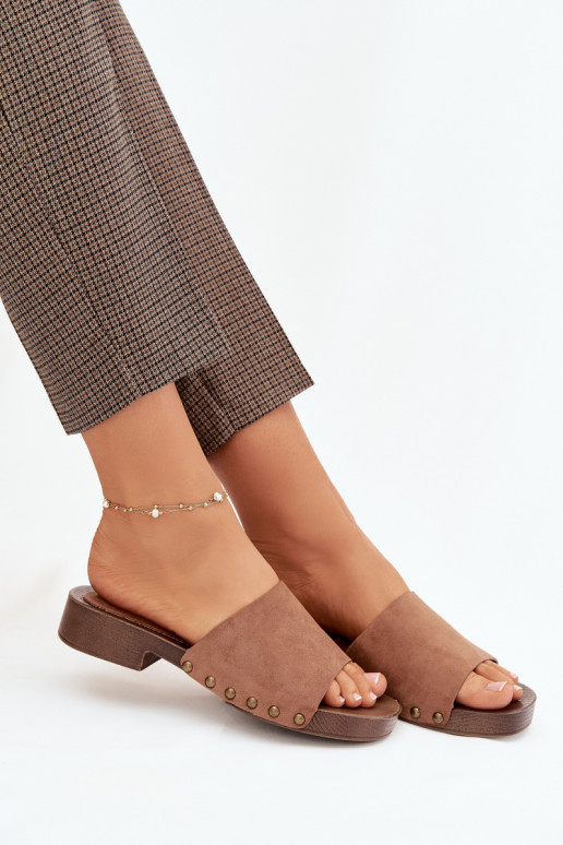 Damespantoffels met brede hakken Ze gouden kleurmi Studs bruine kleur Girella