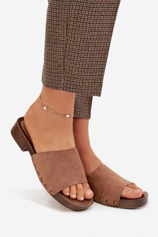 Damespantoffels met brede hakken Ze gouden kleurmi Studs bruine kleur Girella