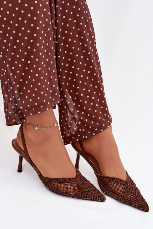 sandalen met opengeInerkte elementen met dunne hakken bruine kleur Hanelis