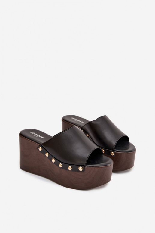 Dames slippers op platform met studs in zwarte kleur Taireline