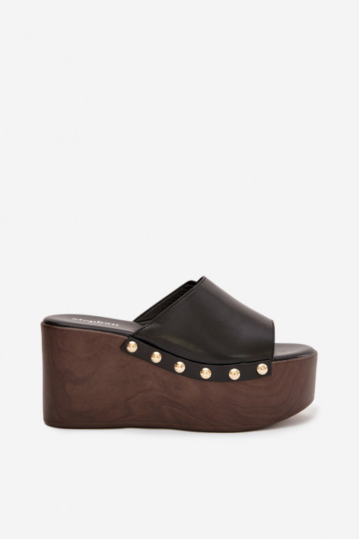 Dames slippers op platform met studs in zwarte kleur Taireline
