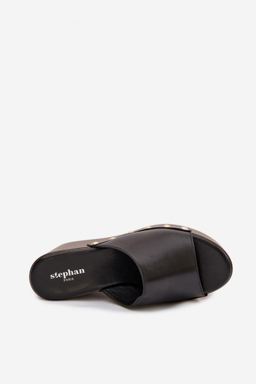 Dames slippers op platform met studs in zwarte kleur Taireline