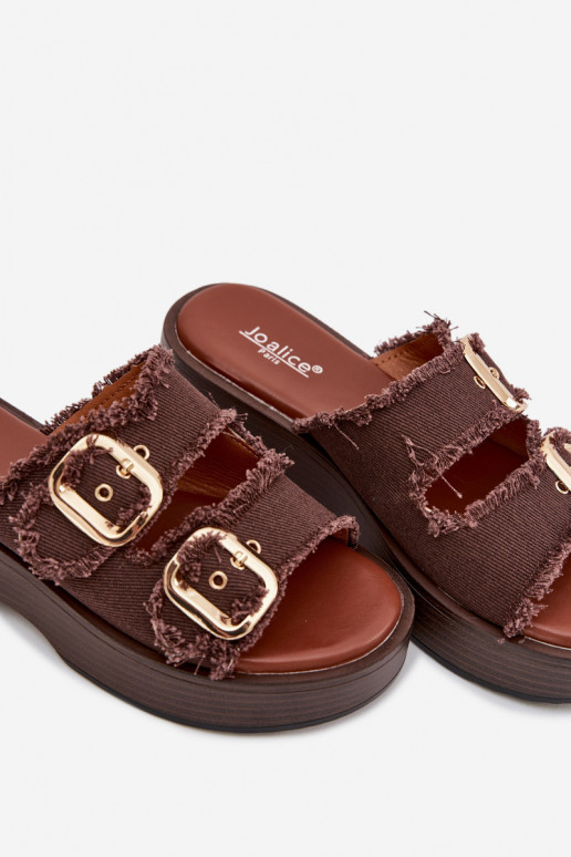 Damespantoffels met platform in goudkleur met chocoladebruine gespen