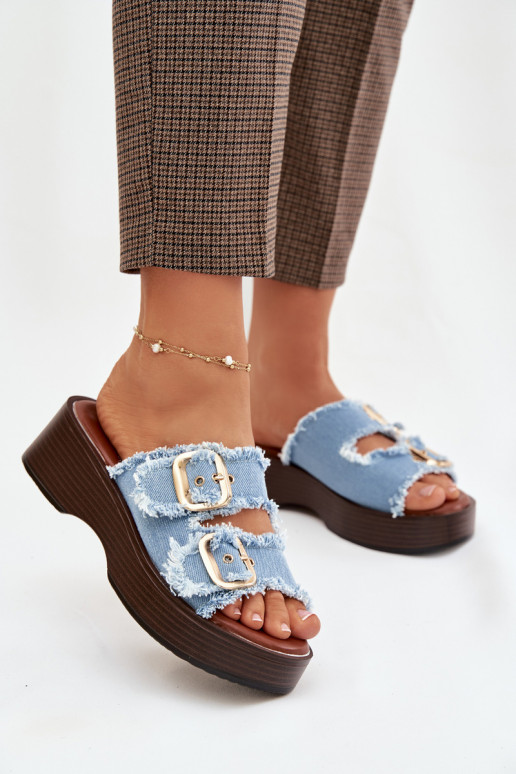 Damespantoffels met platform in goudkleur met blauwe gespen