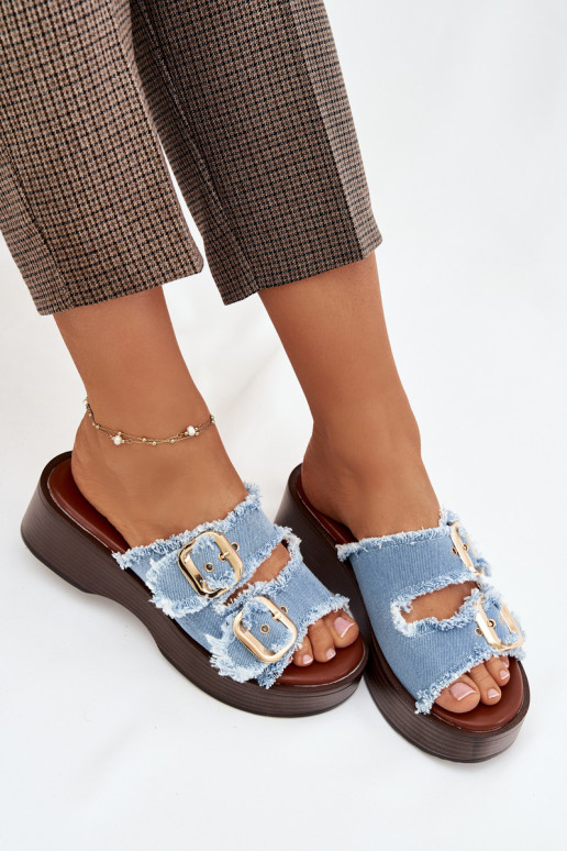 Damespantoffels met platform in goudkleur met blauwe gespen