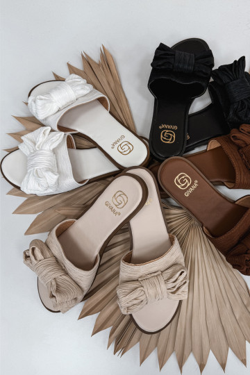 Damespantoffels met brede hakken met linten Initte kleur Amivelle 2