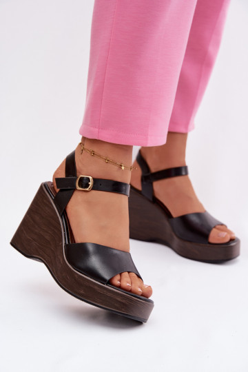 Dames sandalen op een platform van kunstleer, zwarte kleur Parilisse 2