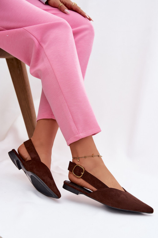 Ballerinas met gouden gespen van eco-suèdeoIne CzekoladoIne Palerra