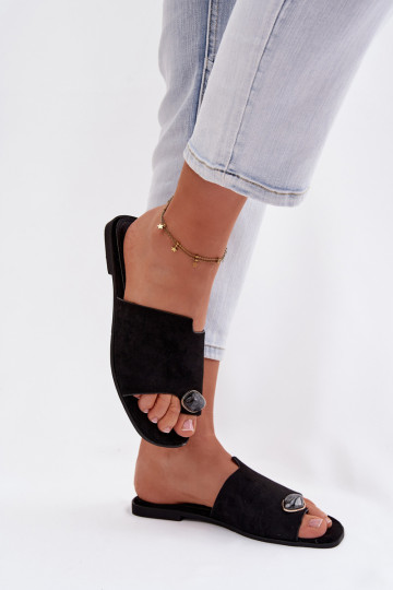 Dames lage slippers met luxe details van kunstsuède, zwarte kleur, Selavine