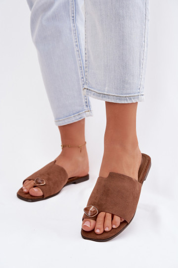 Dames lage slippers met luxe details van kunstsuède, bruine kleur, Selavine