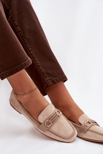 Dames zandkleurige mocassins met decoratieve elementen „Evelora"