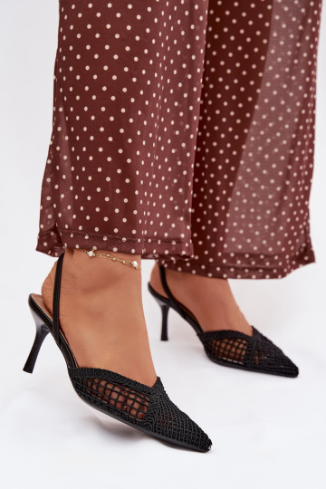 Zwarte „Hanelis" sandalen met ajour elementen en dunne hakjes