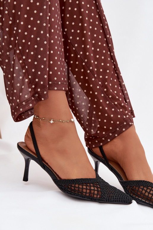 Zwarte „Hanelis" sandalen met ajour elementen en dunne hakjes