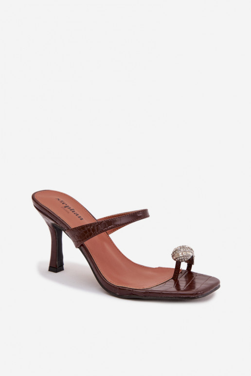 Damespantoffels met dunne hakken Met sierlijk Detalem CzekoladoIne Lorissa