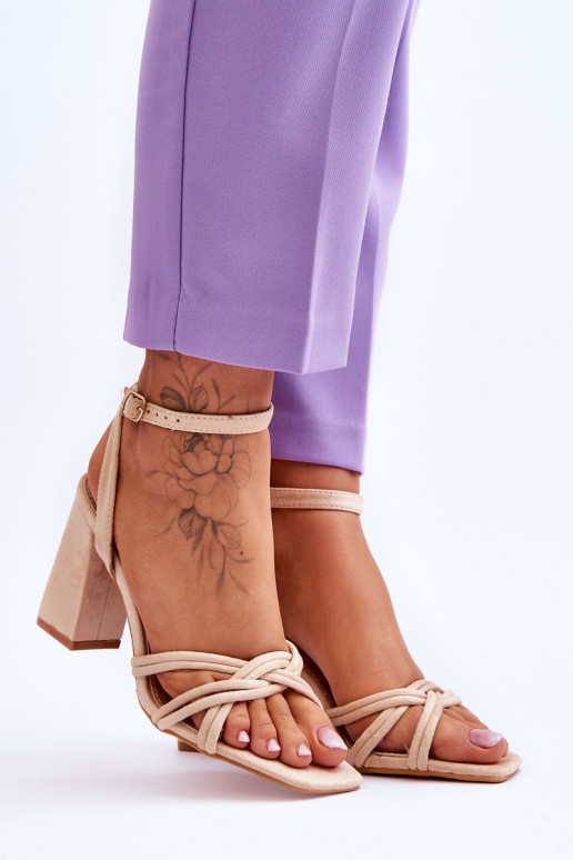 Het klassieke model Sandalen van suède met hakken beige Bernett