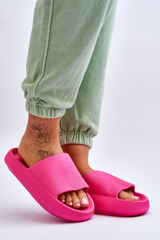 Modieuze slippers van schuim op een enorm platform roze Linnea