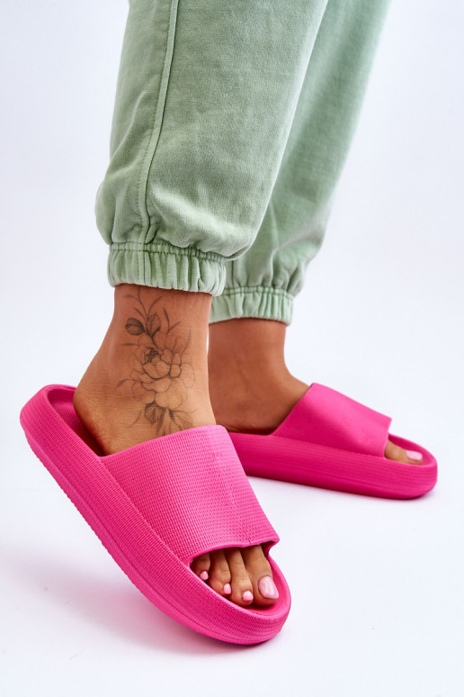 Modieuze slippers van schuim op een enorm platform roze Linnea