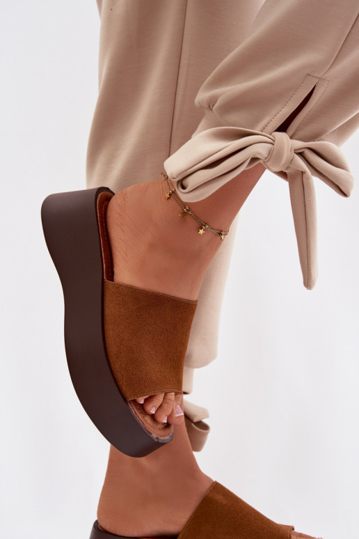 Damespantoffels met platform bruine kleur Liorisse